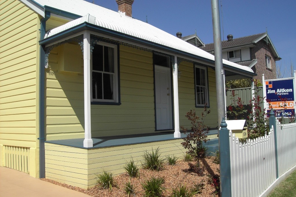 Lemongrove roofline